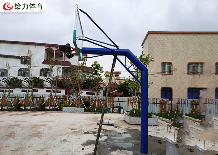篮球架一个要多少钱
